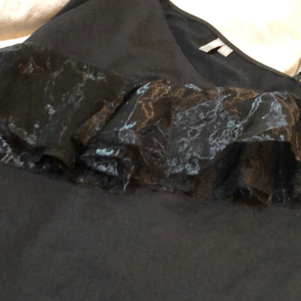 Blk Ruffle Tank - Picture 2 of 2